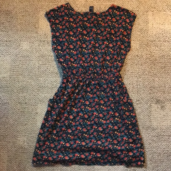 Springtime Dress - Picture 2 of 5